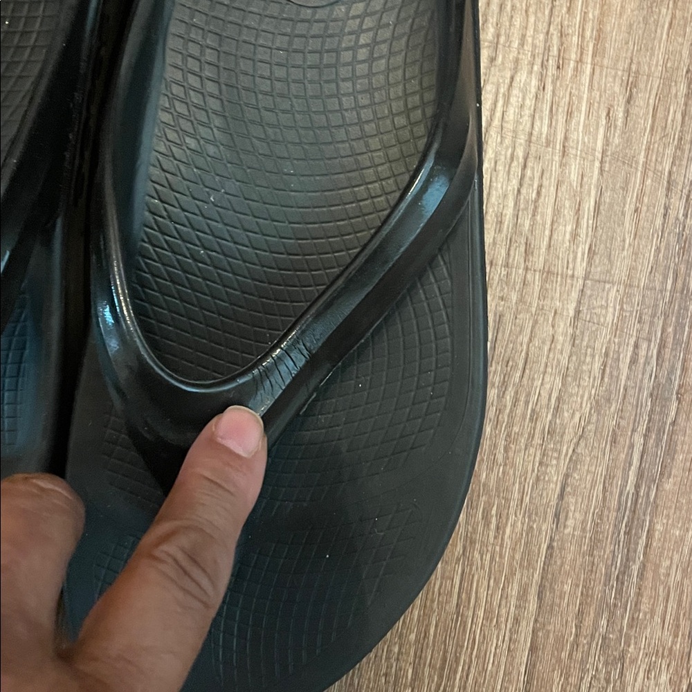 Women’s OOFOS Black Flip Flops EU 41/ US 10 See pictures - Picture 11 of 13
